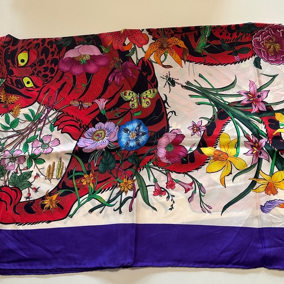 GUCCI FLORA PRINT SILK SCARF - Picture 3 of 12
